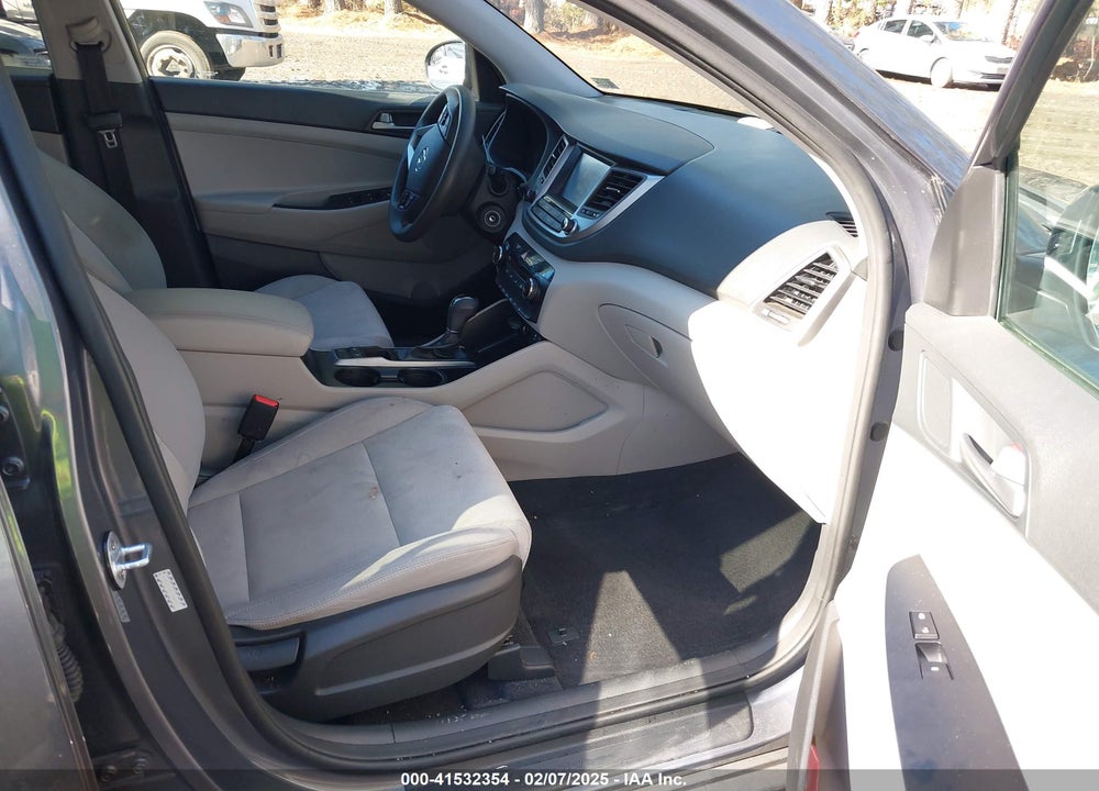 2018 HYUNDAI TUCSON SEL VIN: KM8J3CA40JU680907