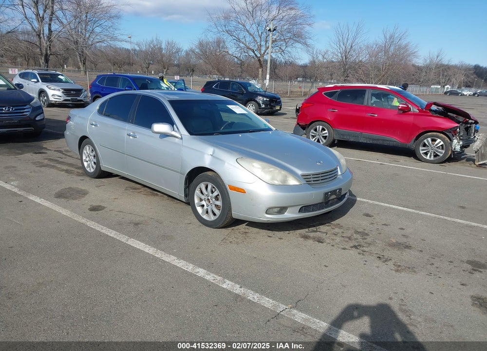 2002 LEXUS ES 300 VIN: JTHBF30G225035889