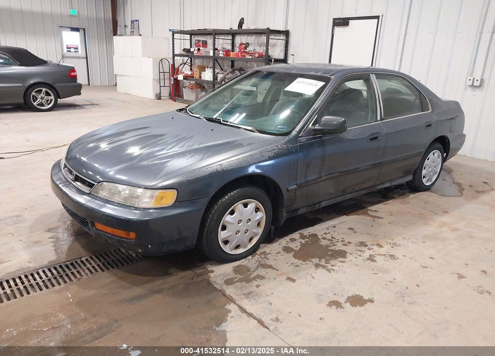 1997 HONDA ACCORD LX VIN: 1HGCD5636VA042532