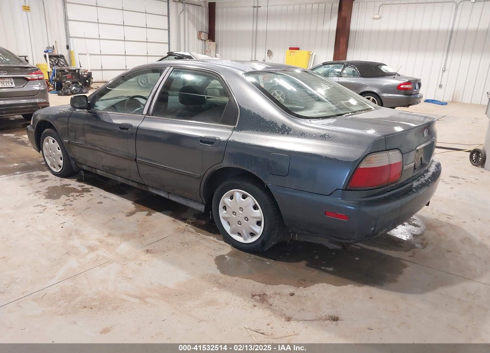 1997 HONDA ACCORD LX VIN: 1HGCD5636VA042532