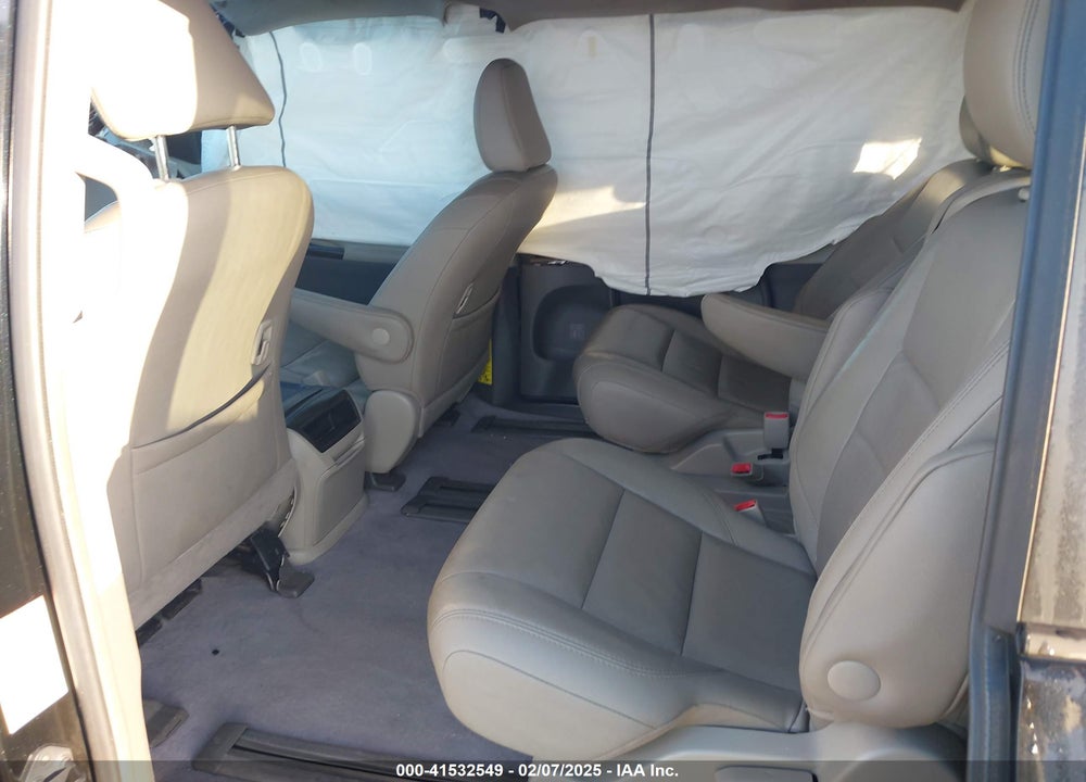 2015 TOYOTA SIENNA XLE 8 PASSENGER VIN: 5TDYK3DC4FS581978