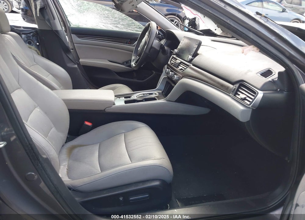 2018 HONDA ACCORD VIN: 1HGCV2F52JA030238