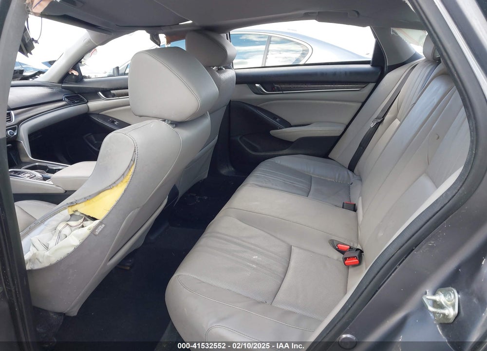 2018 HONDA ACCORD VIN: 1HGCV2F52JA030238