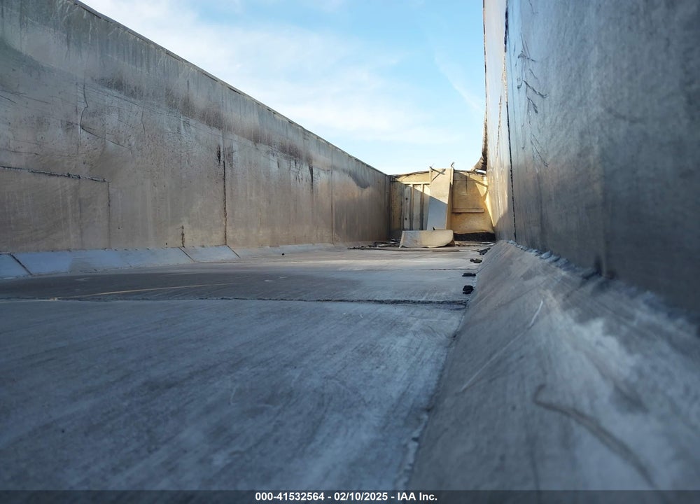 1998 EAST MANUFACTURING DUMP TRAILER VIN: 1E1F9U281WRG23163