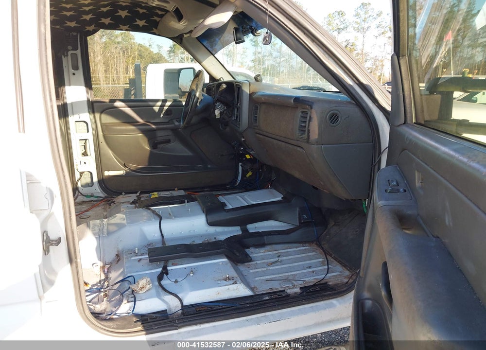2004 GMC SIERRA 2500HD SLE VIN: 1GTHK232X4F267509