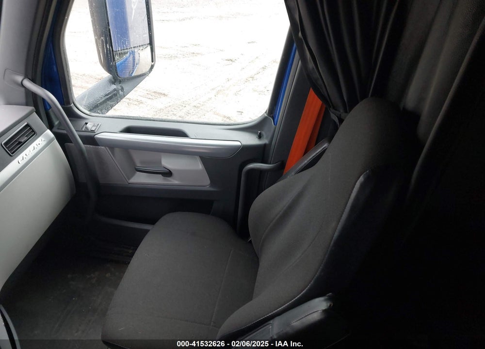 2020 FREIGHTLINER NEW CASCADIA 126 VIN: 3AKJHHDR2LSLK0019