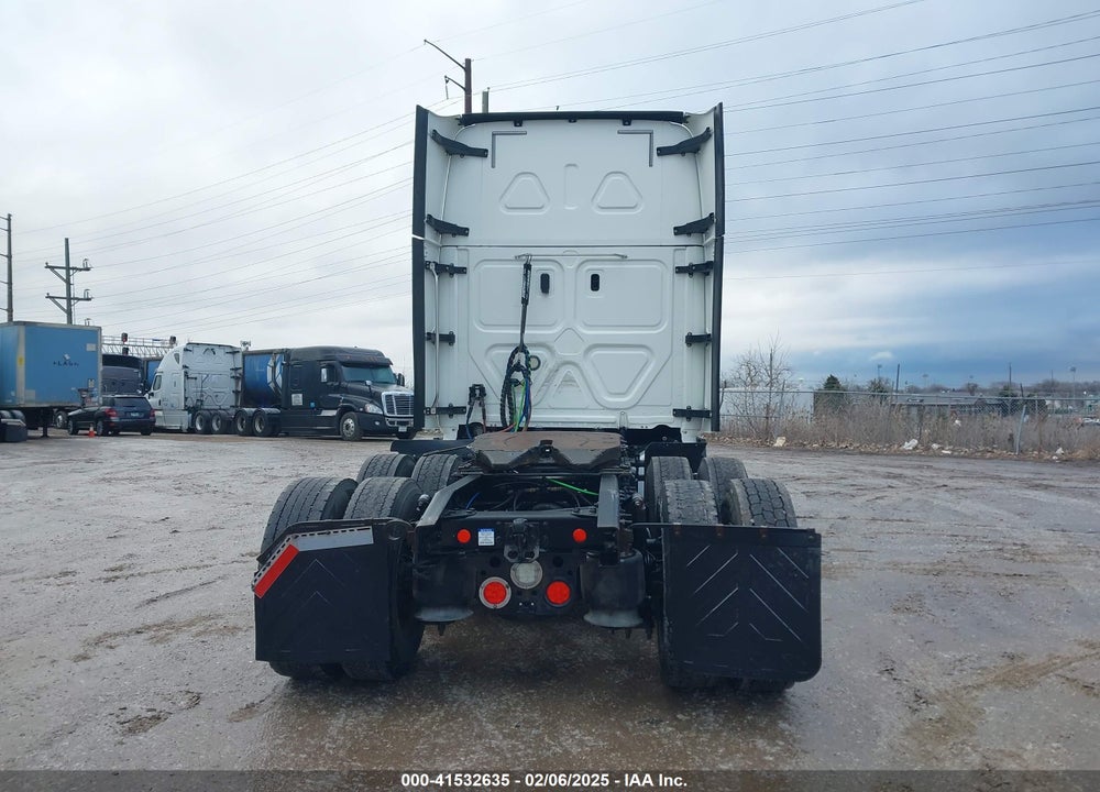 2020 FREIGHTLINER NEW CASCADIA 126 VIN: 3AKJHHDVXLSLV8823