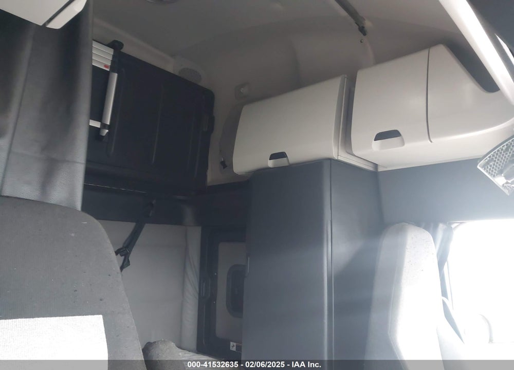 2020 FREIGHTLINER NEW CASCADIA 126 VIN: 3AKJHHDVXLSLV8823