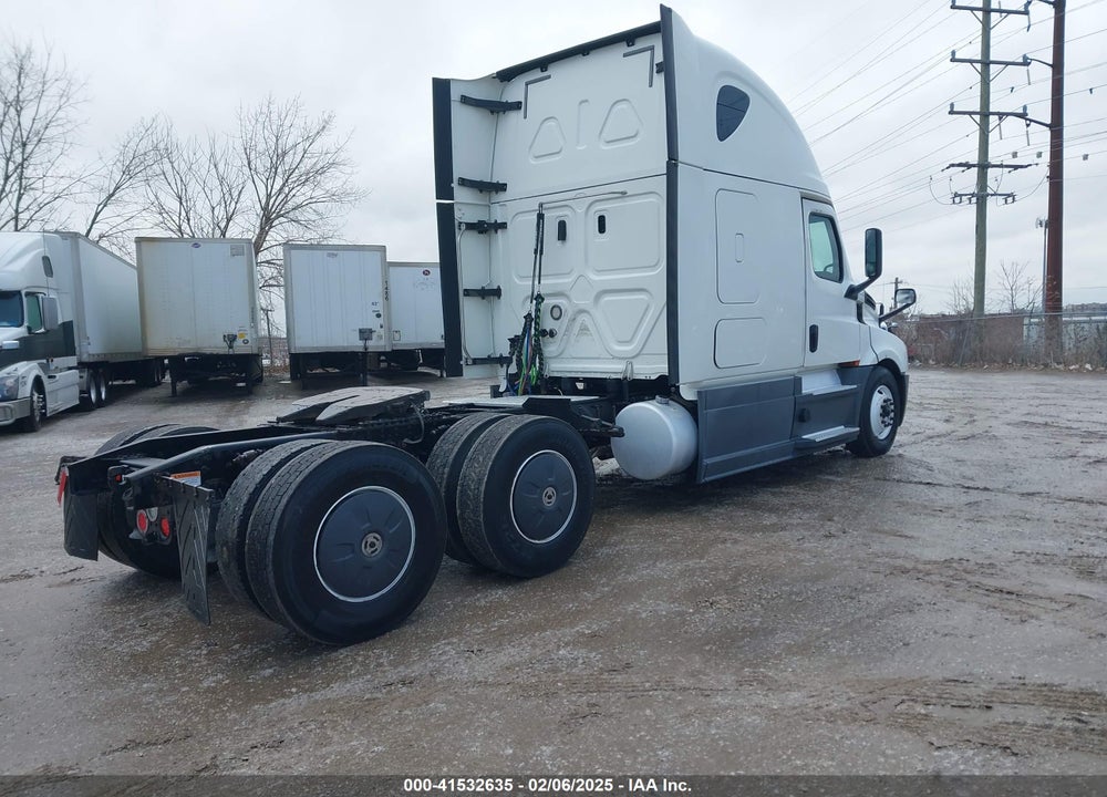 2020 FREIGHTLINER NEW CASCADIA 126 VIN: 3AKJHHDVXLSLV8823