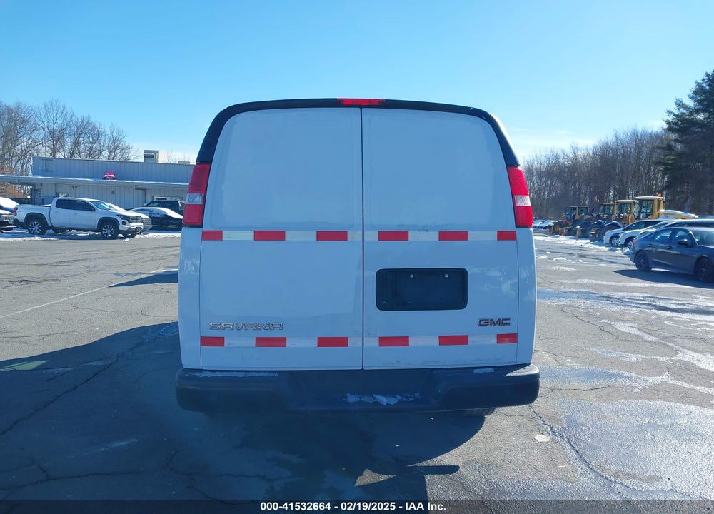 2022 GMC SAVANA CARGO RWD 2500 REGULAR WHEELBASE WORK VAN VIN: 1GTW7AFP0N1140082