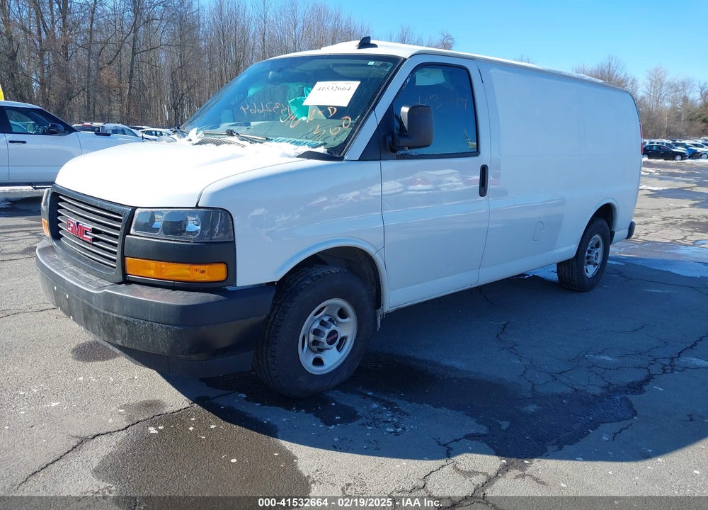 2022 GMC SAVANA CARGO RWD 2500 REGULAR WHEELBASE WORK VAN VIN: 1GTW7AFP0N1140082