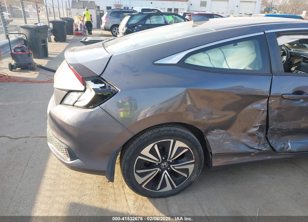 2018 HONDA CIVIC VIN: 2HGFC3B73JH357135