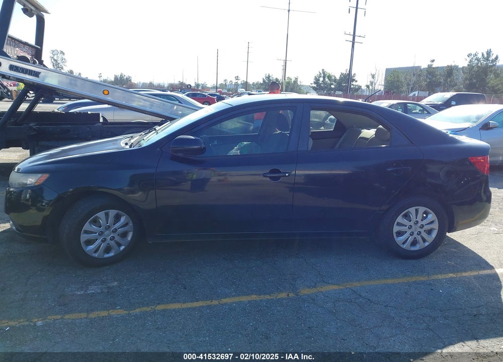2013 KIA FORTE VIN: KNAFU4A25D5685835