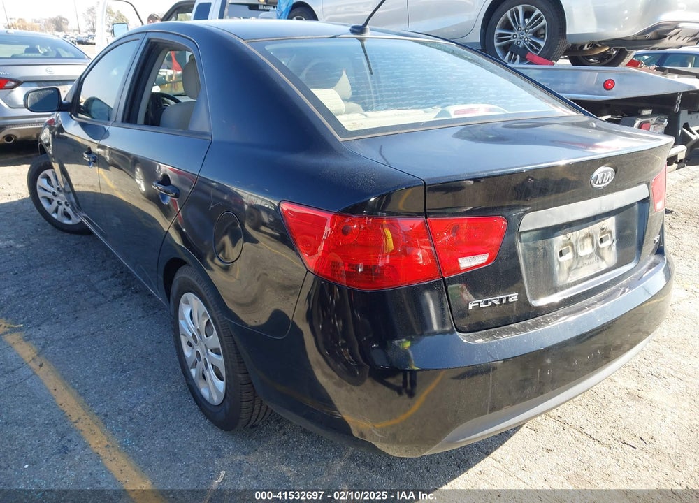 2013 KIA FORTE VIN: KNAFU4A25D5685835