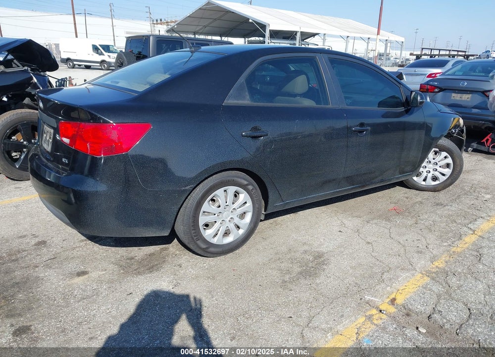 2013 KIA FORTE VIN: KNAFU4A25D5685835