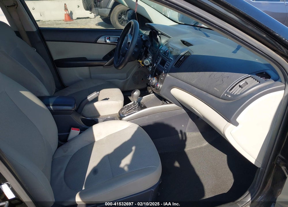 2013 KIA FORTE VIN: KNAFU4A25D5685835