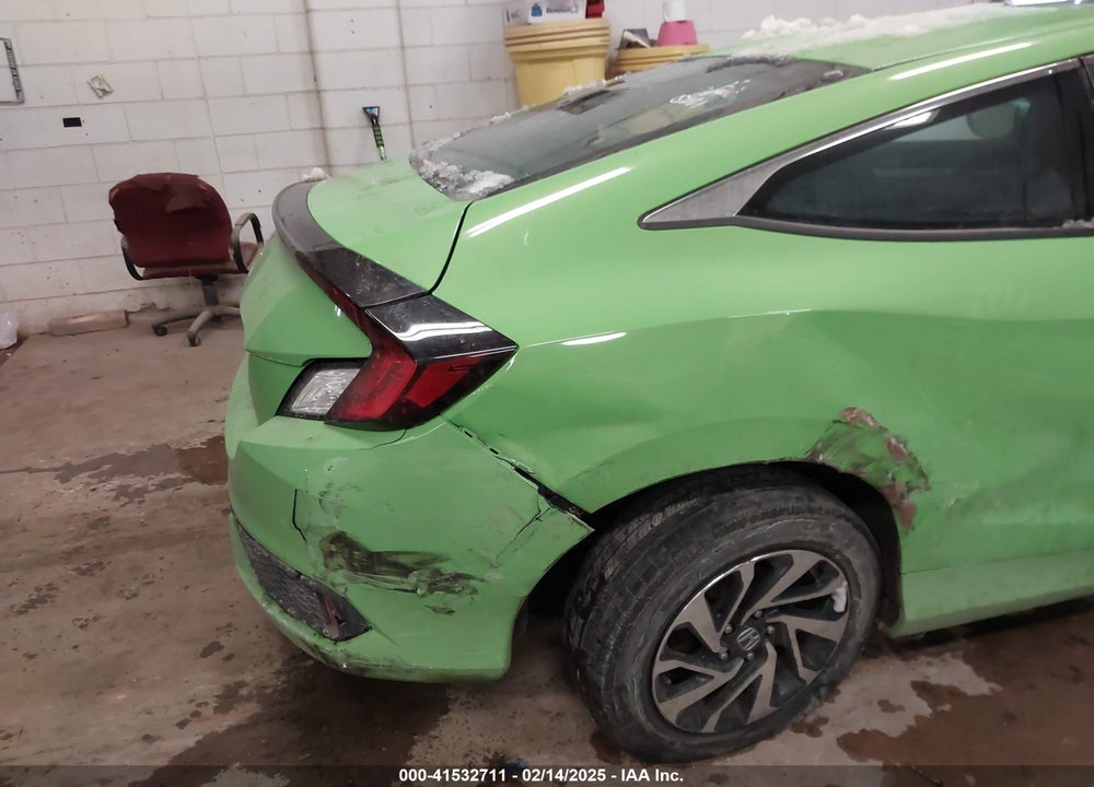 2016 HONDA CIVIC VIN: 2HGFC4B05GH300095