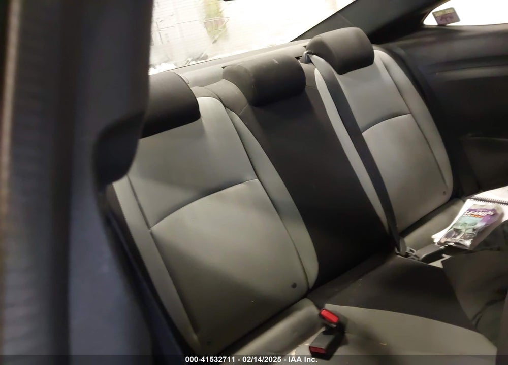 2016 HONDA CIVIC VIN: 2HGFC4B05GH300095