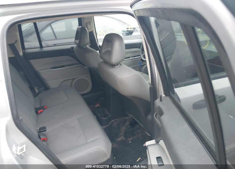 2007 JEEP COMPASS VIN: 1J8FT47W17D119660