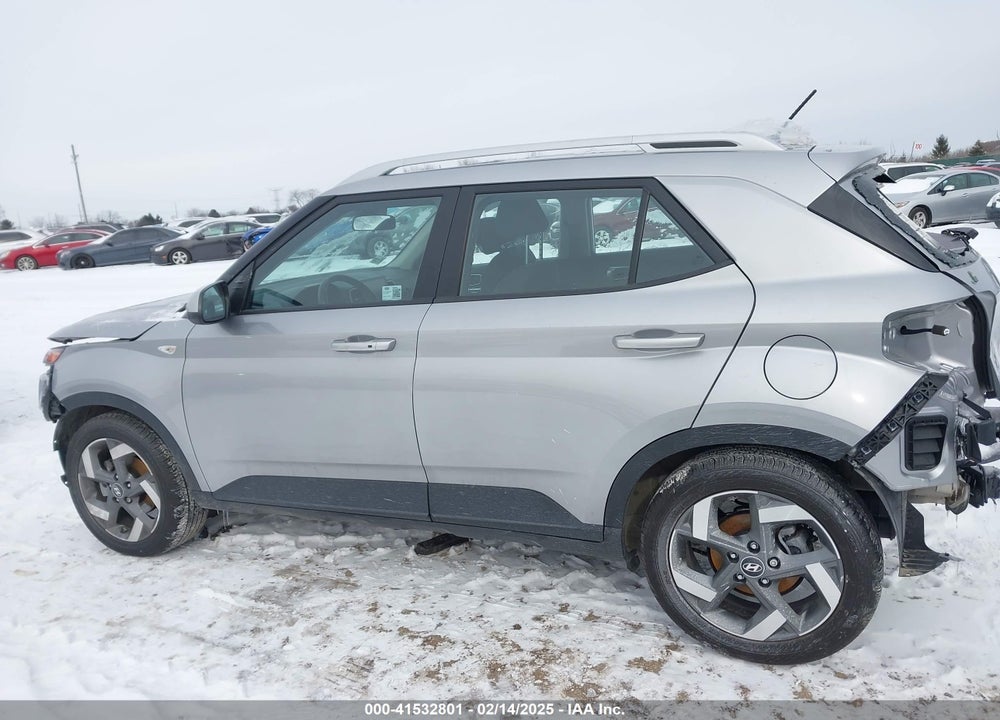 2024 HYUNDAI VENUE VIN: KMHRC8A37RU306393