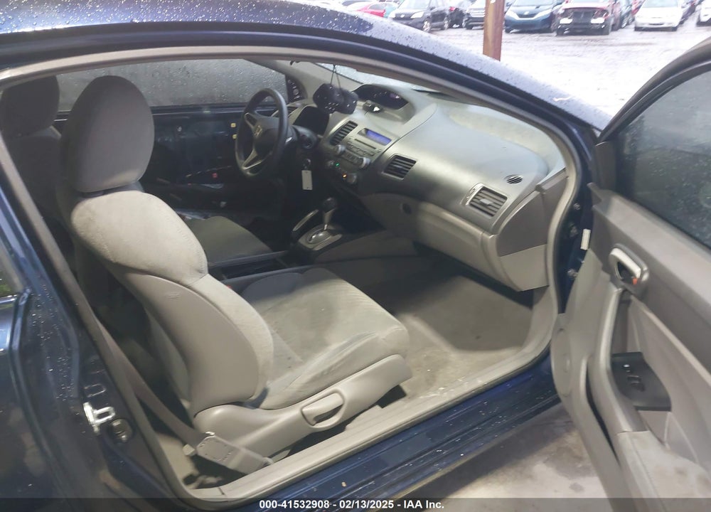 2011 HONDA CIVIC LX VIN: 2HGFG1B64BH517637