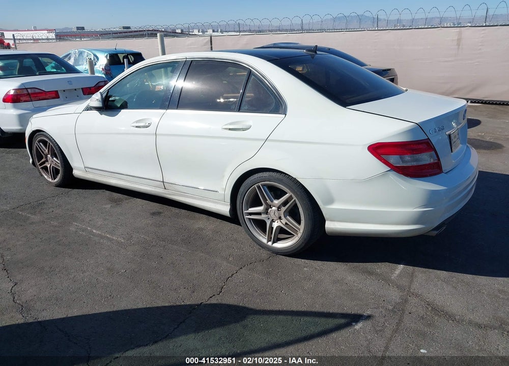 2009 MERCEDES-BENZ C 300 LUXURY/SPORT VIN: WDDGF54X59R063644