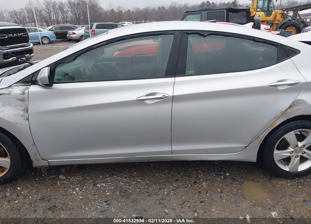 2013 HYUNDAI ELANTRA VIN: 5NPDH4AE5DH368520
