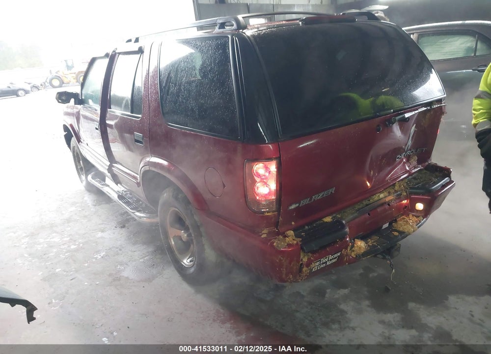 2002 CHEVROLET BLAZER LS VIN: 1GNCS13W82K137523