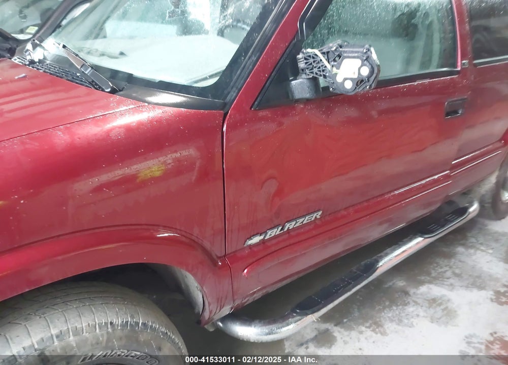 2002 CHEVROLET BLAZER LS VIN: 1GNCS13W82K137523