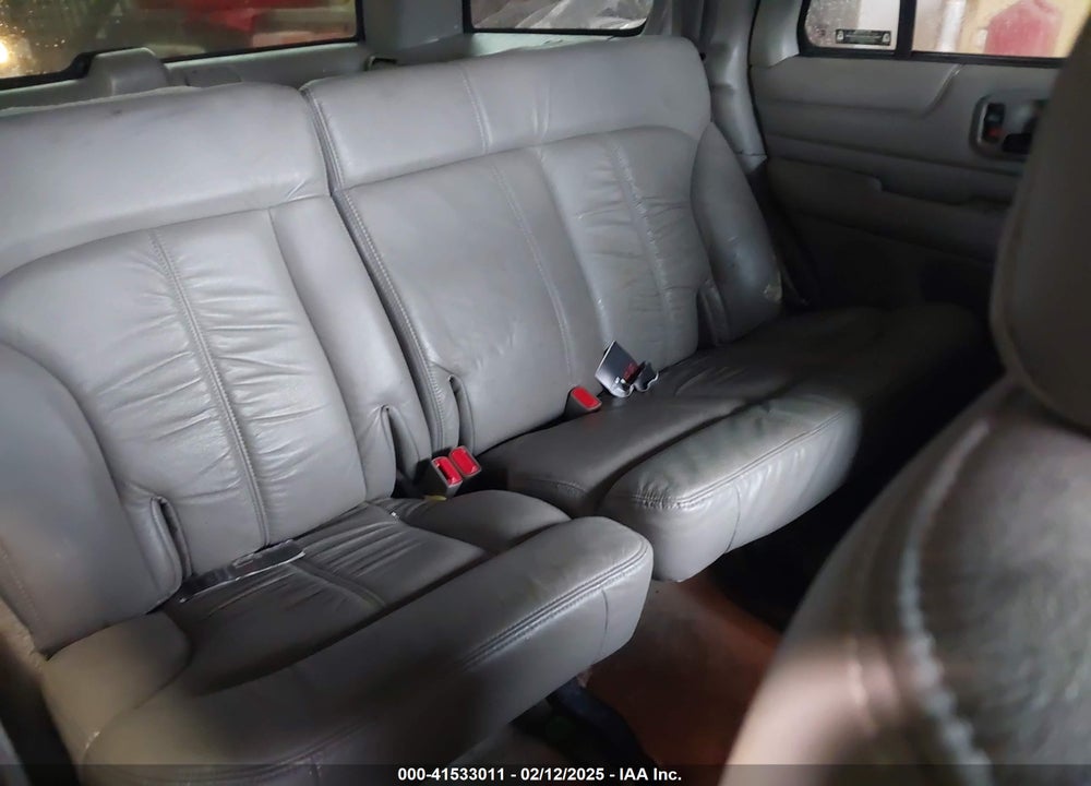 2002 CHEVROLET BLAZER LS VIN: 1GNCS13W82K137523