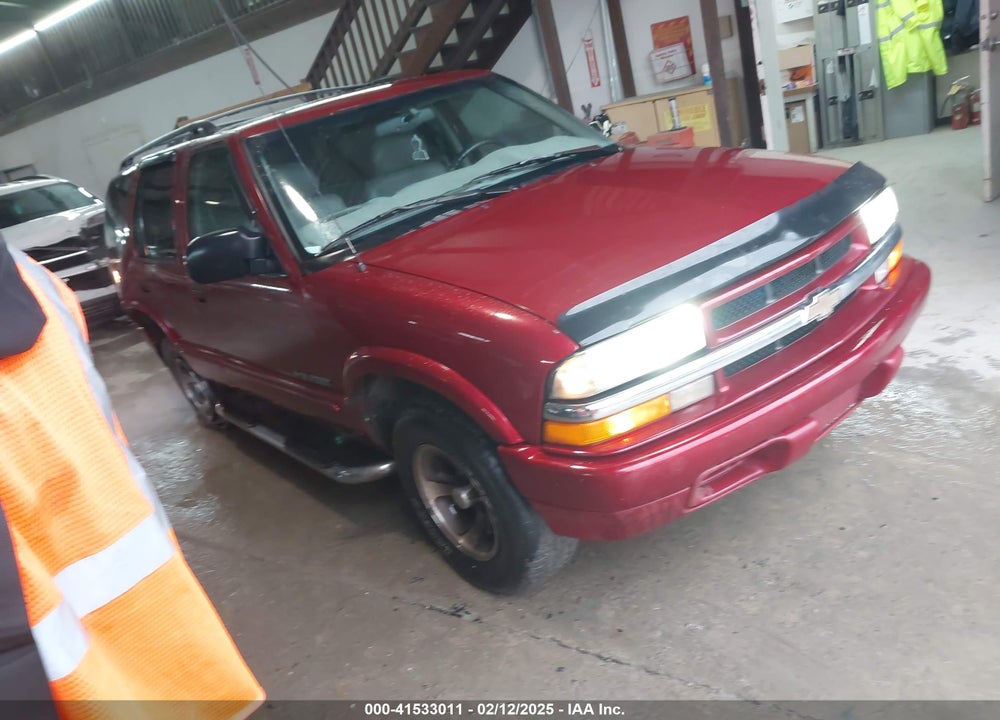 2002 CHEVROLET BLAZER LS VIN: 1GNCS13W82K137523