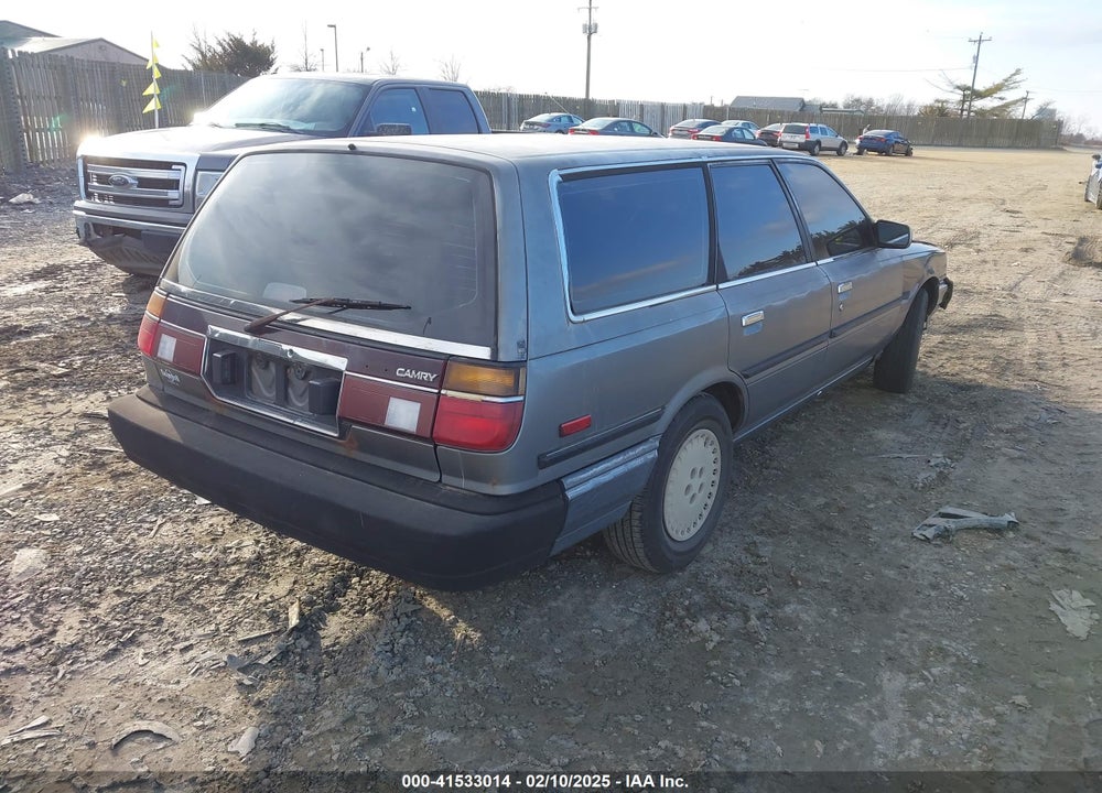 1987 TOYOTA CAMRY DLX VIN: JT2SV21W6H0018984
