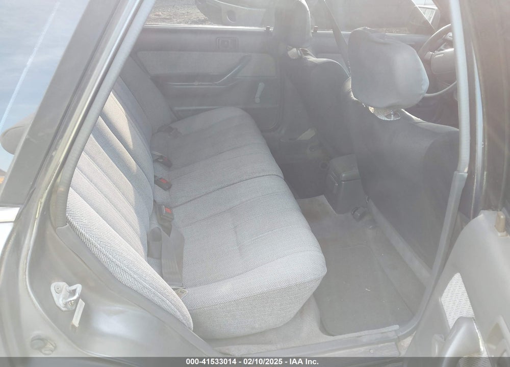 1987 TOYOTA CAMRY DLX VIN: JT2SV21W6H0018984