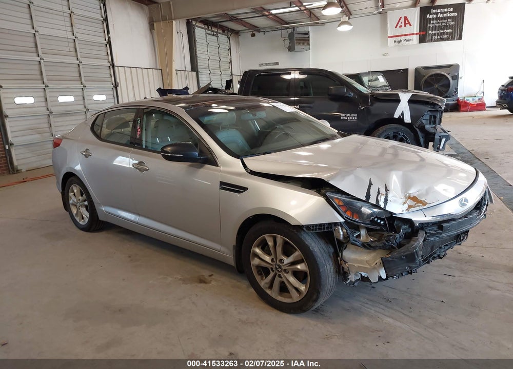 2011 KIA OPTIMA EX VIN: KNAGN4A72B5124695