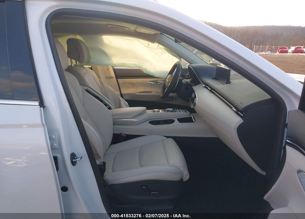 2025 GENESIS GV70 2.5T AWD VIN: 5NMMADTB8SH022107