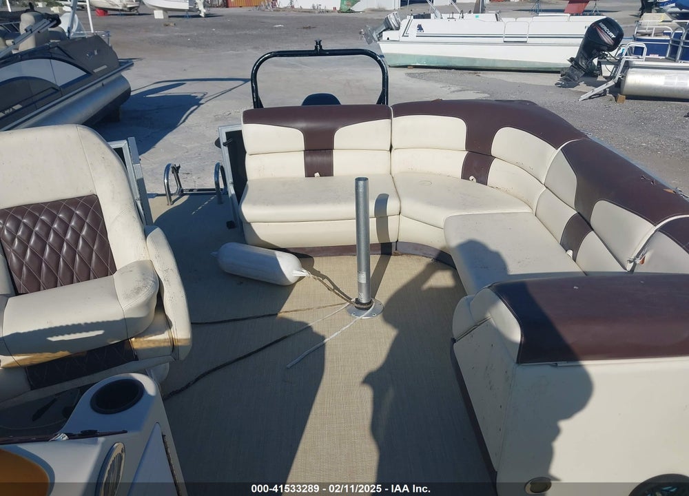 2021 PONTOON --- VIN: IPIT1635E121