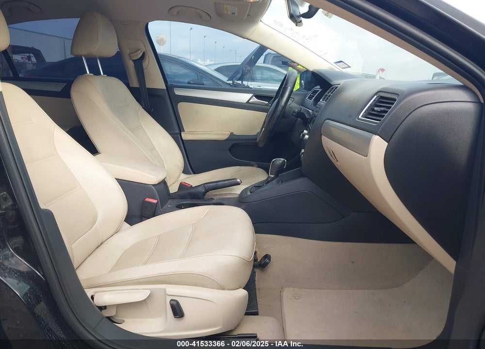 2014 VOLKSWAGEN JETTA VIN: 3VWD07AJ5EM382349