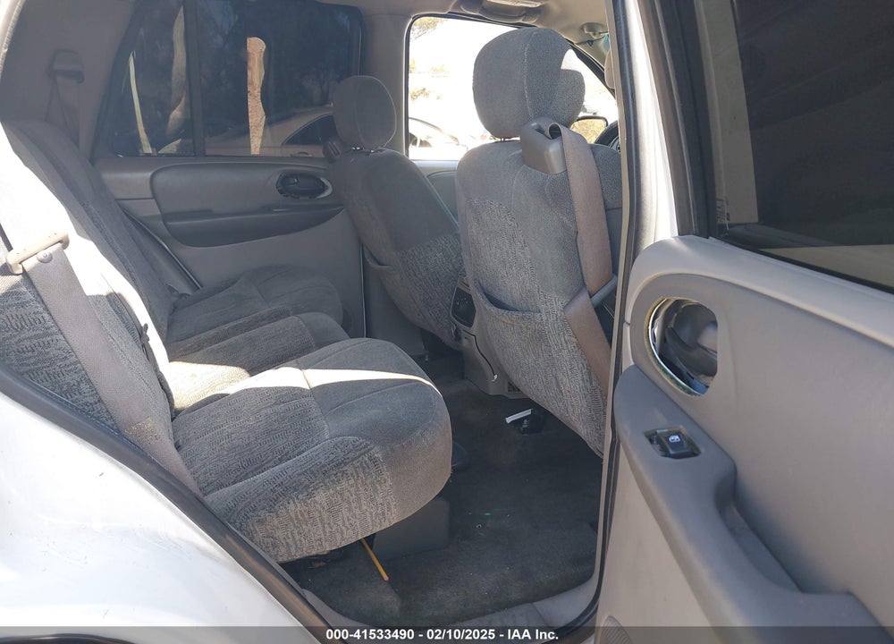 2002 CHEVROLET TRAILBLAZER LS VIN: 1GNDS13S122365476