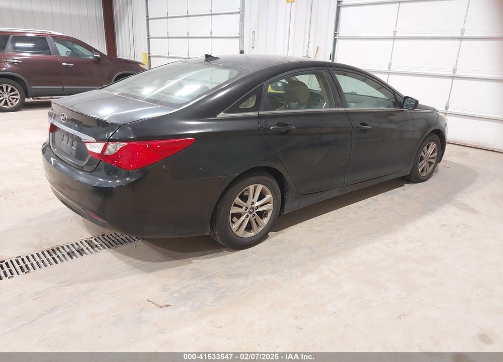 2013 HYUNDAI SONATA VIN: 5NPEB4AC5DH711928