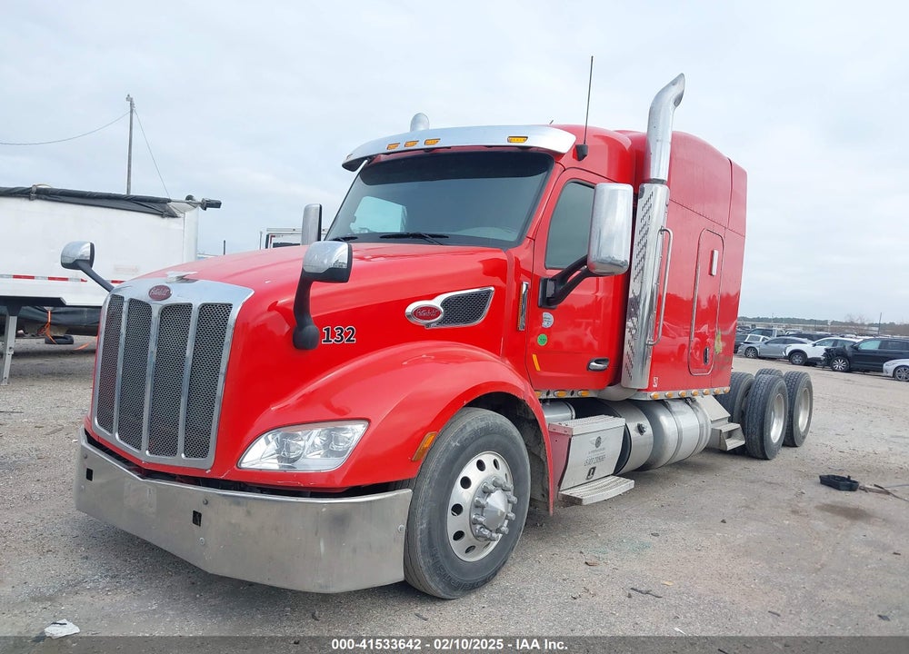 2017 PETERBILT 579 VIN: 1XPBD49X5HD446233
