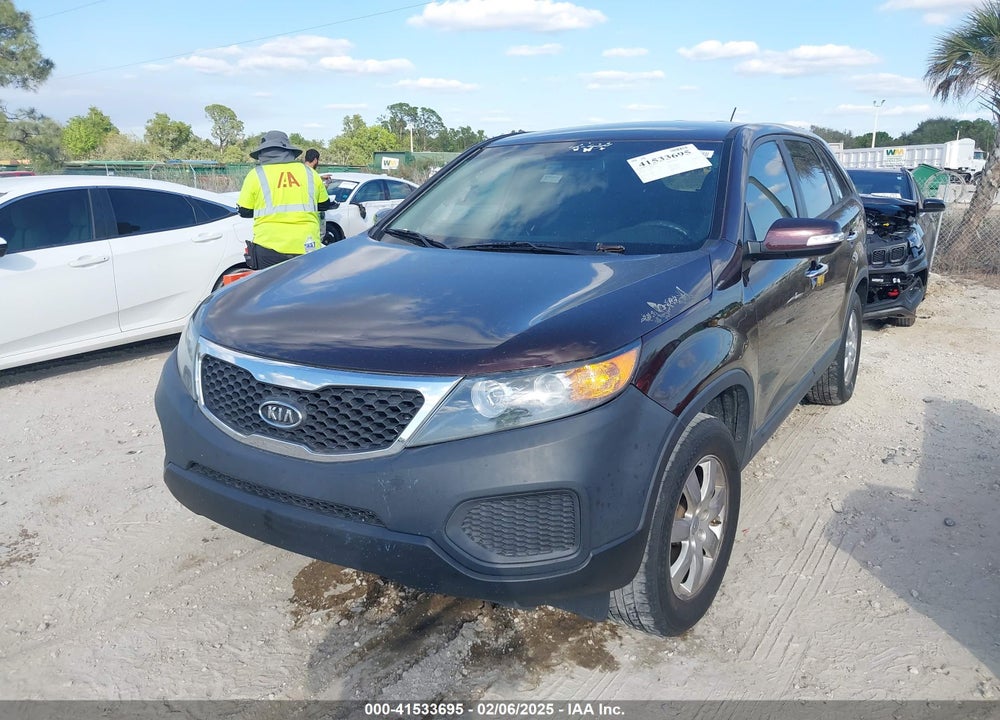 2013 KIA SORENTO LX VIN: 5XYKT3A1XDG332794
