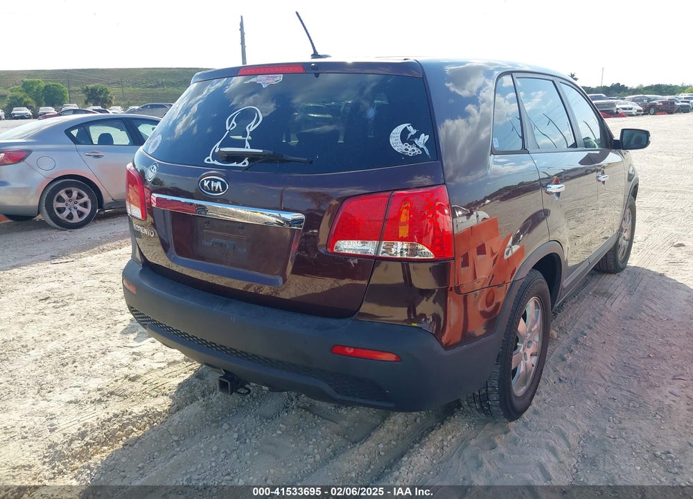 2013 KIA SORENTO LX VIN: 5XYKT3A1XDG332794