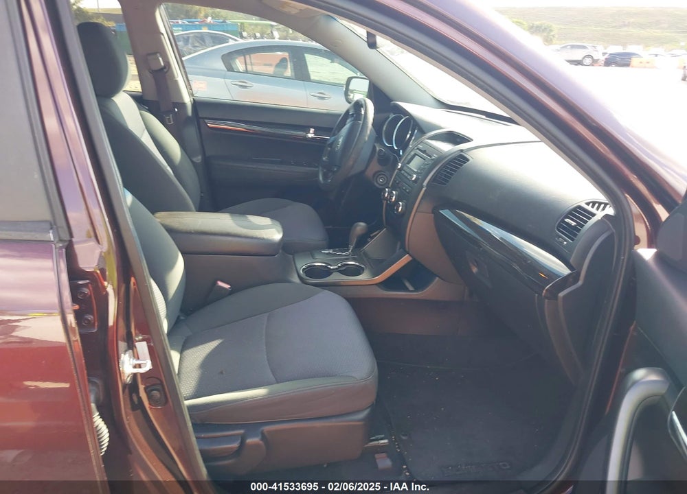 2013 KIA SORENTO LX VIN: 5XYKT3A1XDG332794