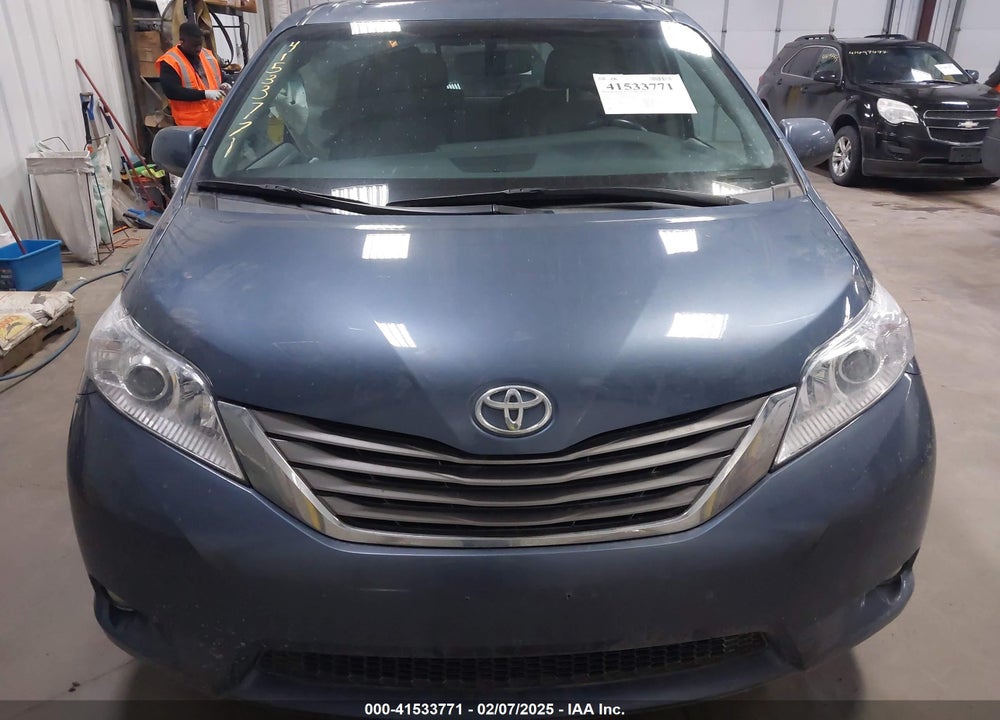 2017 TOYOTA SIENNA VIN: 5TDYZ3DCXHS854601