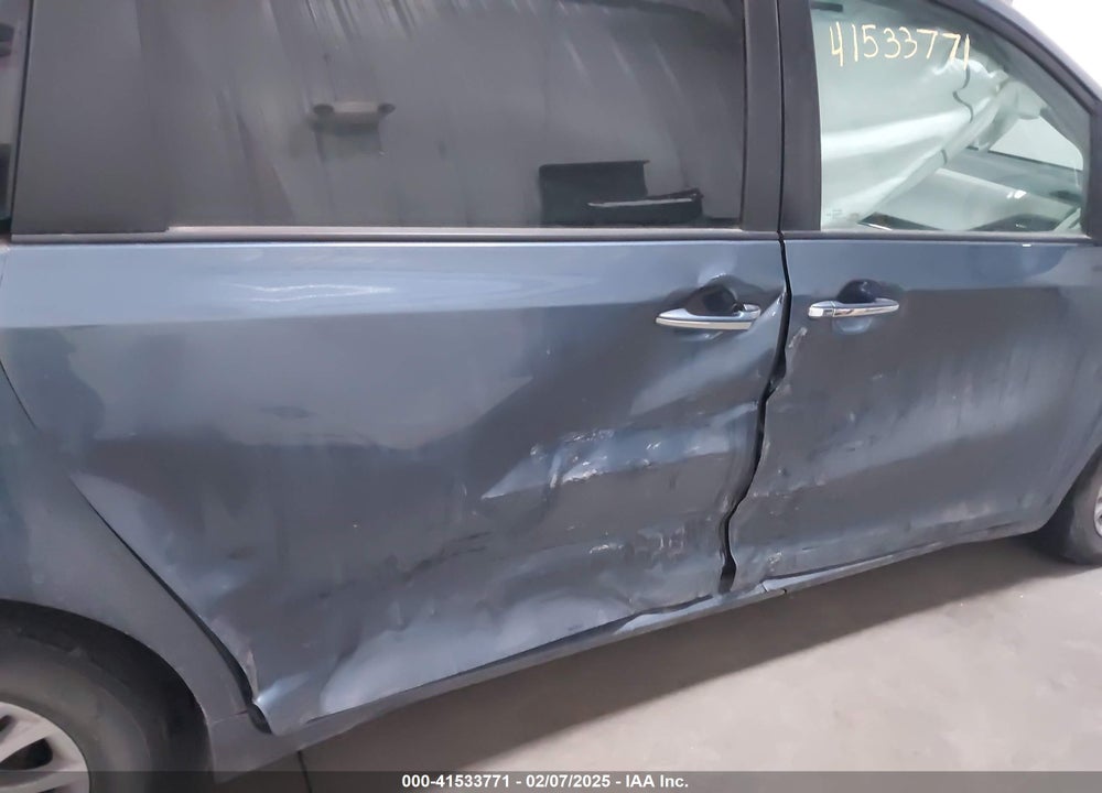 2017 TOYOTA SIENNA VIN: 5TDYZ3DCXHS854601