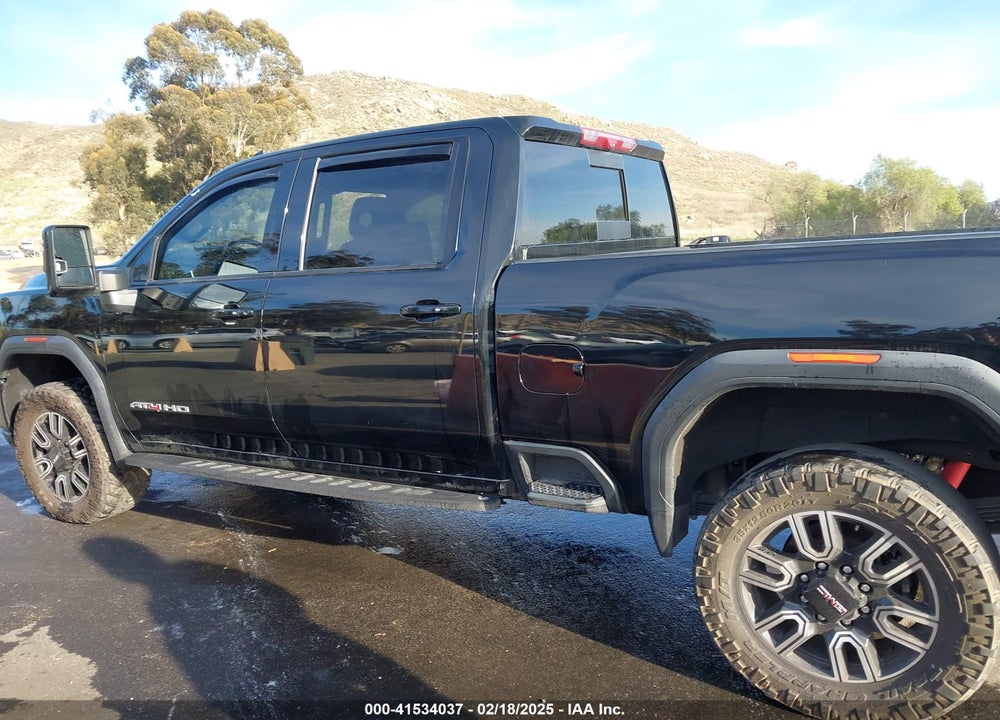 2022 GMC SIERRA 2500HD 4WD STANDARD BED AT4 VIN: 1GT49PEY3NF304569