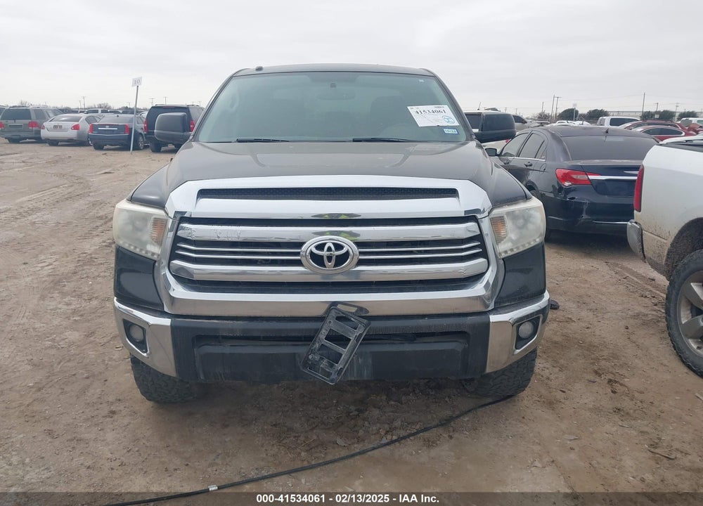 2017 TOYOTA TUNDRA SR5 5.7L V8 VIN: 5TFEW5F13HX227400