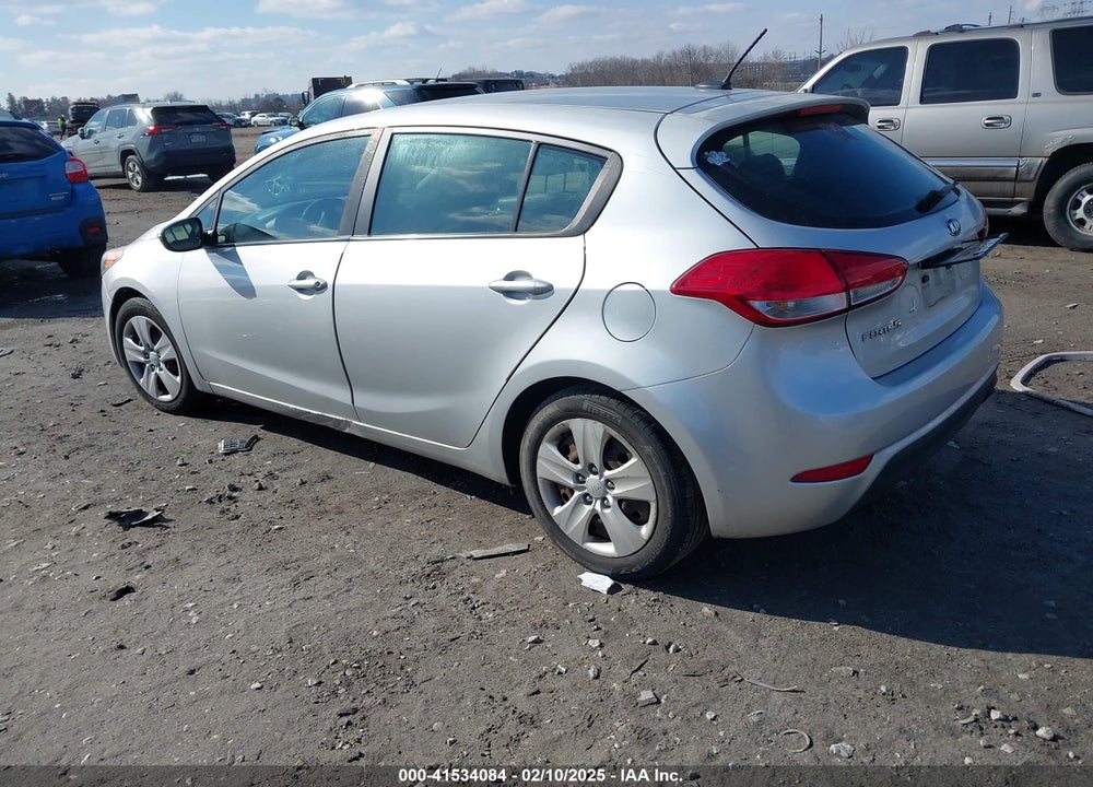 2016 KIA FORTE 5-DOOR LX VIN: KNAFK5A89G5574144