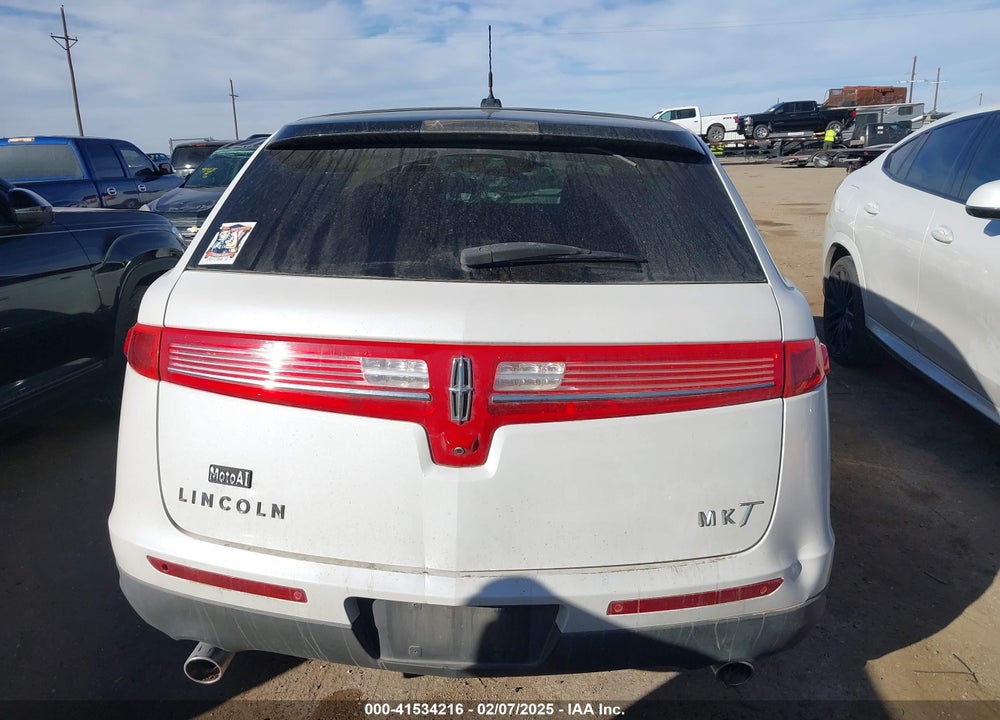 2010 LINCOLN MKT VIN: 2LMHJ5FR0ABJ11456