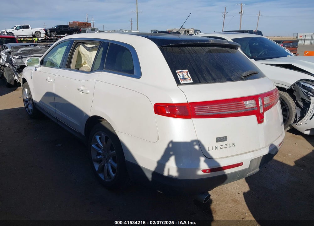 2010 LINCOLN MKT VIN: 2LMHJ5FR0ABJ11456